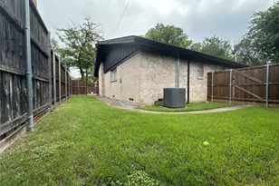 7528 Brentcove Cir, Dallas, TX 75214 - Photo 19