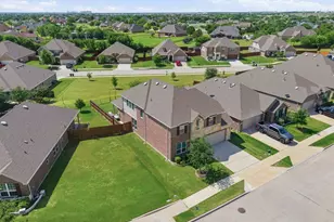 1101 Pinnacle Breeze Dr, Fort Worth, TX 76052 - Photo 1