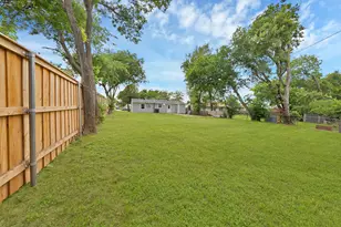 905 Skylark Dr, Arlington, TX 76010 - Photo 29