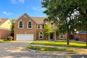 1081 Woodbriar Dr, Grapevine, TX 76051 - Photo 1