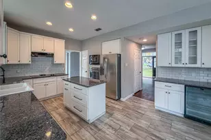 1081 Woodbriar Dr, Grapevine, TX 76051 - Photo 7