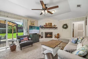901 Raintree Rd, Fort Worth, TX 76103 - Photo 9