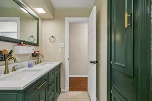 901 Raintree Rd, Fort Worth, TX 76103 - Photo 17