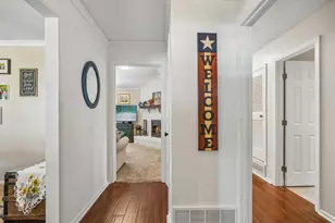 901 Raintree Rd, Fort Worth, TX 76103 - Photo 3