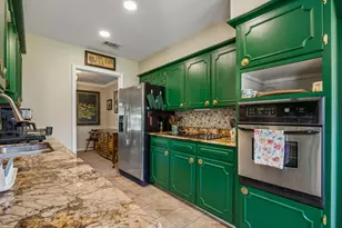 901 Raintree Rd, Fort Worth, TX 76103 - Photo 11
