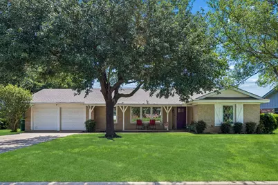 901 Raintree Road, Fort Worth, TX 76103 - Photo 1