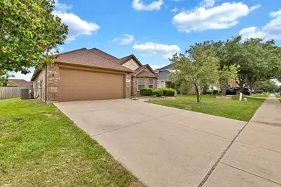 6027 Cedar Glen Drive, Grand Prairie, TX 75052 - Photo 3