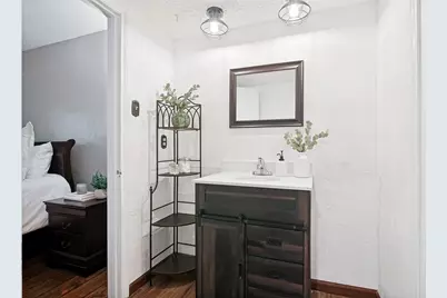 805 W Rochelle Road, Irving, TX 75062 - Photo 11