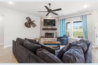 404 Oak Meadow Lane, Weatherford, TX 76085 - Photo 15