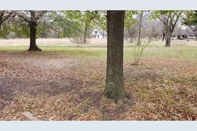 415 Brown Avenue, Paris, TX 75460 - Photo 1