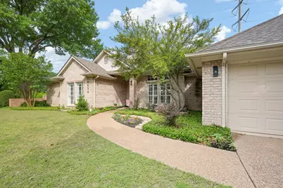 6628 Westmoor Lane, Benbrook, TX 76132 - Photo 1