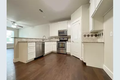 207 Lily Lane, Lewisville, TX 75057 - Photo 7