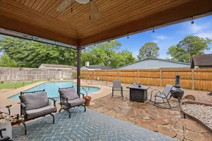 1632 Vicksburg Dr, Bedford, TX 76022 - Photo 1