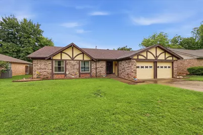 1632 Vicksburg Drive, Bedford, TX 76022 - Photo 3