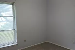 12109 Bishop Dr, Balch Springs, TX 75180 - Photo 31