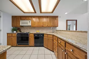 16 Village Green Ct, Denison, TX 75020 - Photo 17