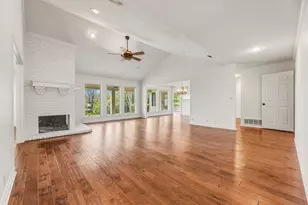 10112 Wandering Way St, Benbrook, TX 76126 - Photo 9