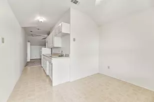 10112 Wandering Way St, Benbrook, TX 76126 - Photo 37