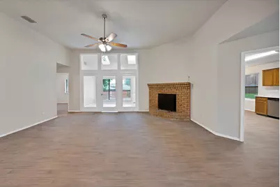 925 Creekview Drive, Mesquite, TX 75181 - Photo 3