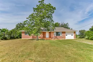 65 Kirby St, Callisburg, TX 76240 - Photo 3