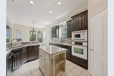 931 Park Forest Drive, Hurst, TX 76053 - Photo 7