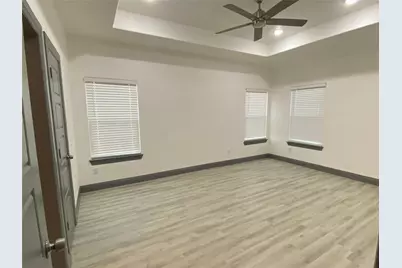 823 E Arlington Avenue, Fort Worth, TX 76104 - Photo 7