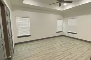 823 E Arlington Ave, Fort Worth, TX 76104 - Photo 7
