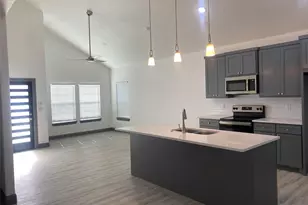 823 E Arlington Ave, Fort Worth, TX 76104 - Photo 5