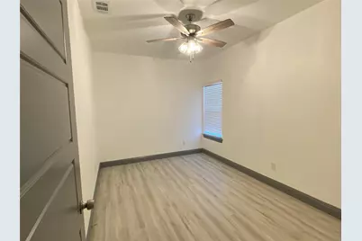 823 E Arlington Avenue, Fort Worth, TX 76104 - Photo 11