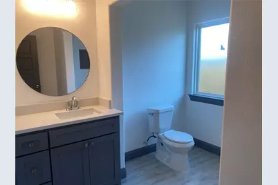 823 E Arlington Avenue, Fort Worth, TX 76104 - Photo 13