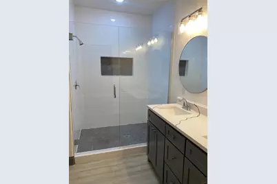 823 E Arlington Avenue, Fort Worth, TX 76104 - Photo 9