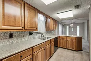 1912 Anna Dr, Irving, TX 75061 - Photo 15