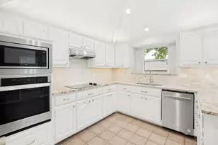 4312 Avonshire Ln, Plano, TX 75093 - Photo 9