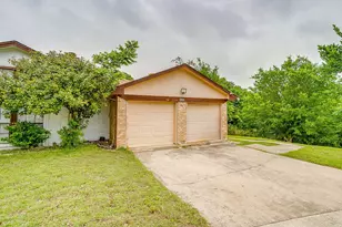 7809 Laver Ct, Fort Worth, TX 76112 - Photo 3