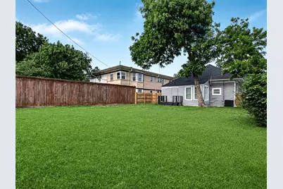 403 S Willomet Avenue, Dallas, TX 75208 - Photo 13