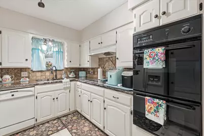 2604 Meadow Place, Bedford, TX 76021 - Photo 9
