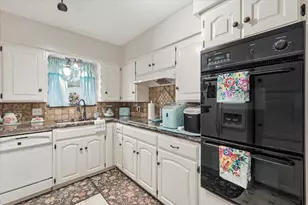 2604 Meadow Pl, Bedford, TX 76021 - Photo 9