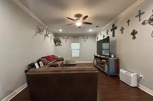 510 N Friou St, Alvarado, TX 76009 - Photo 9