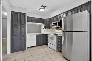 231 Shady Ln Dr, Fort Worth, TX 76112 - Photo 7