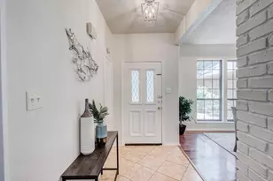 2015 Tanglewood Dr, Grapevine, TX 76051 - Photo 3