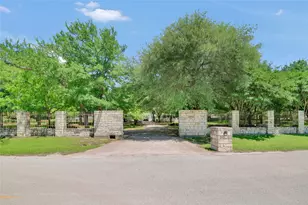 5313 Hidden Oaks Ln, Arlington, TX 76017 - Photo 3