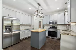 1902 Cheshire Dr, Grapevine, TX 76051 - Photo 9
