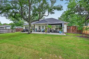 1005 W Chambers St, Cleburne, TX 76033 - Photo 33