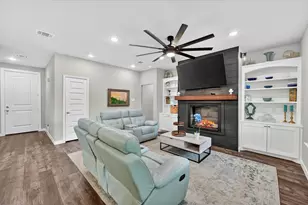 1005 W Chambers St, Cleburne, TX 76033 - Photo 5