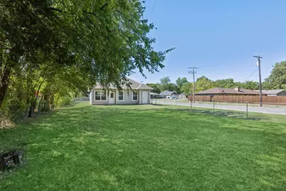 731 W Bond Street, Denison, TX 75020 - Photo 29