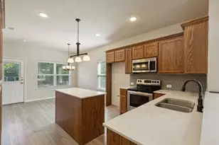 731 W Bond St, Denison, TX 75020 - Photo 9