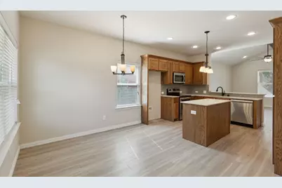731 W Bond Street, Denison, TX 75020 - Photo 11