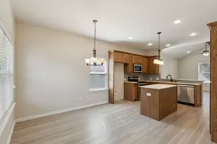 731 W Bond St, Denison, TX 75020 - Photo 11