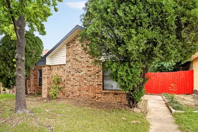 229 Overland Trail, Mesquite, TX 75149 - Photo 1