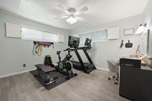 801 Waggoner Dr, Arlington, TX 76013 - Photo 19